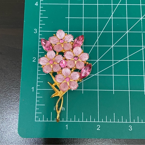 Vintage Unsigned Pink Rhinestones Flower Bouquet Brooch - Picture 9 of 15